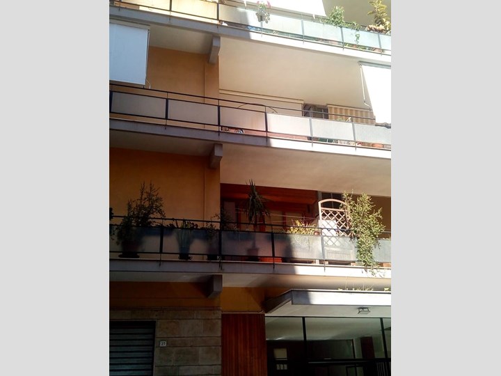 Bilocale in Vendita a Palermo, zona Cantieri, 70'000€, 80 m²