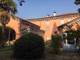 Casa Indipendente in Vendita a Thiene, 650 m²