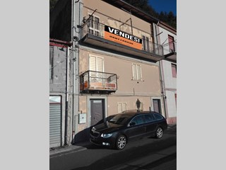 Casa Indipendente in Vendita a Floresta, 135 m², arredato