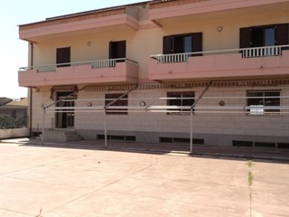 Immobile commerciale in Vendita a Vittoria, 690'000€, 1100 m²