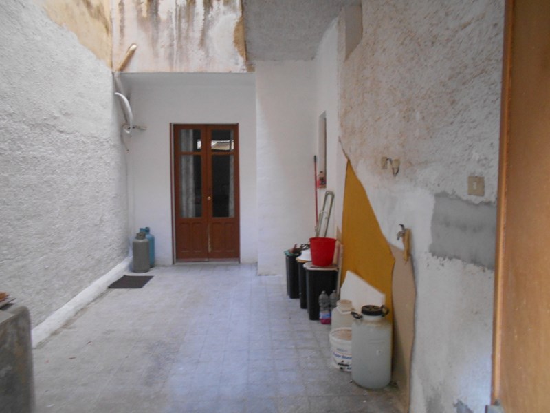 Appartamento in Vendita a Castelvetrano, zona Beati Morti, 35'000&euro;, 90 m²