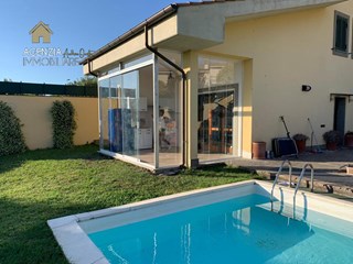 Villa in Vendita a Albano Laziale, zona Via Olivella, 455'000€, 290 m²