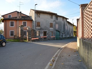 Casa Indipendente in Vendita a Gonars, zona ontagnano, 129'000€, 440 m²