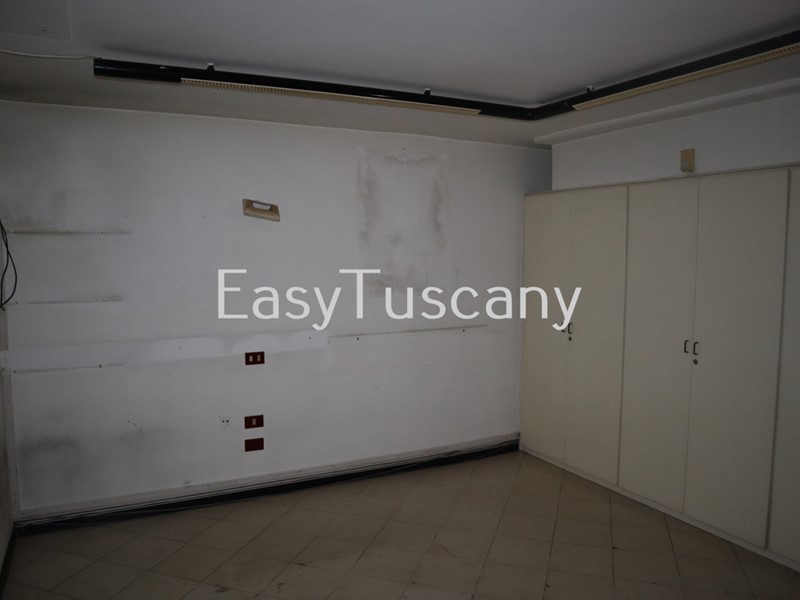 Immobile commerciale in Vendita a Lucca, 130'000€, 80 m²