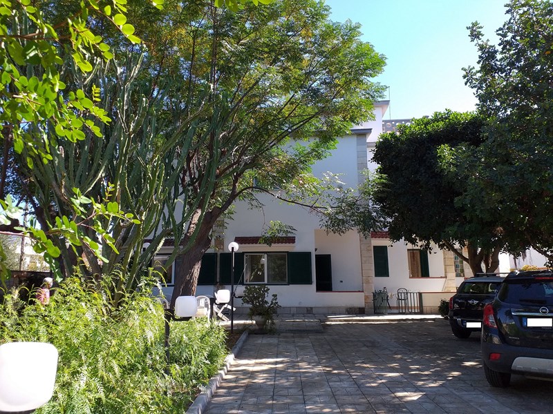 Villa in Vendita a Taranto, zona San Vito, 420'000€, 441 m²