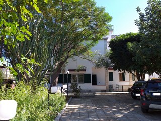Villa in Vendita a Taranto, zona San Vito, 420'000€, 441 m²