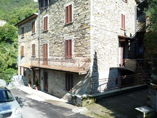 Trilocale in Vendita a Stazzema, zona Pruno, 120'000€, 65 m², arredato