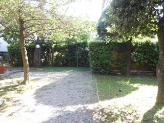 Casa Semi Indipendente in Vendita a Forte dei Marmi, zona Vittoria Apuana, 550'000€, 70 m²