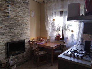 Casa Semi Indipendente in Vendita a Stazzema, zona Levigliani, 100'000€, 70 m²