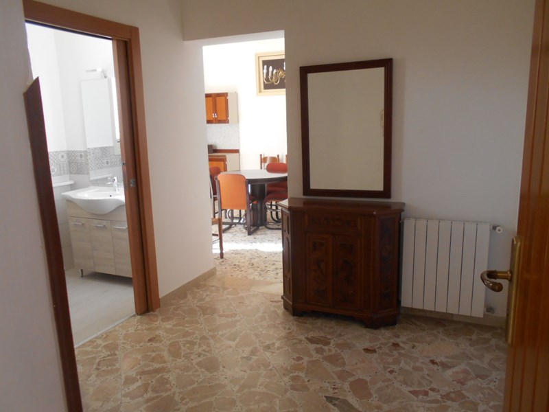 Quadrilocale in Affitto a Castelvetrano, zona centro storico, 300€, 100 m², arredato