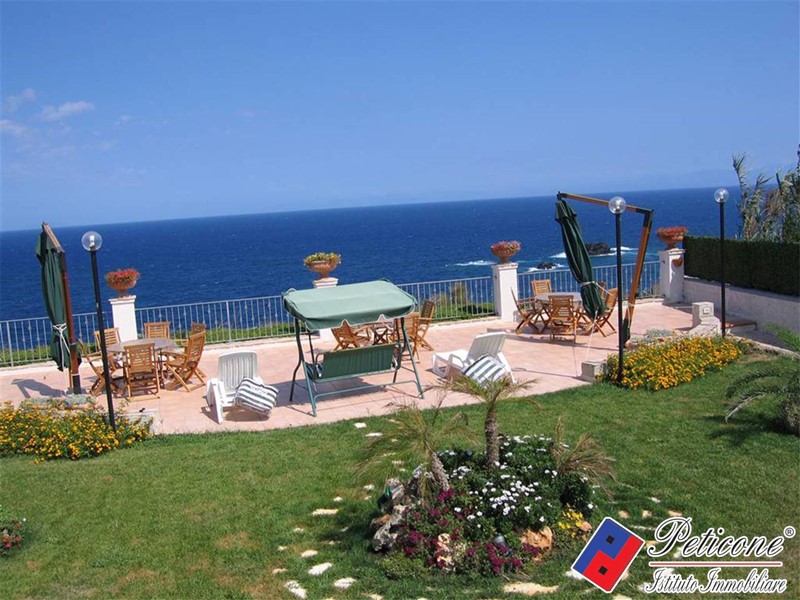 Attività commerciale in Vendita a Ventotene, 1'650'000€, 326 m²