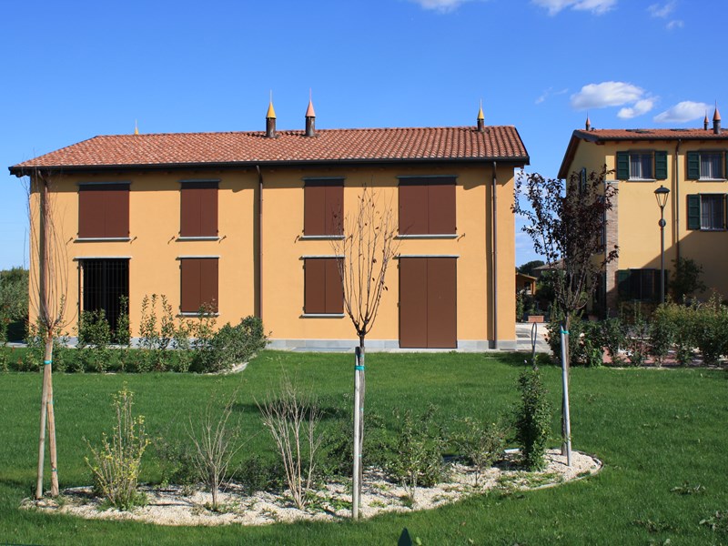Villa bifamiliare in Vendita a Castelfranco Emilia, zona PIUMAZZO, 339'000€, 199 m²