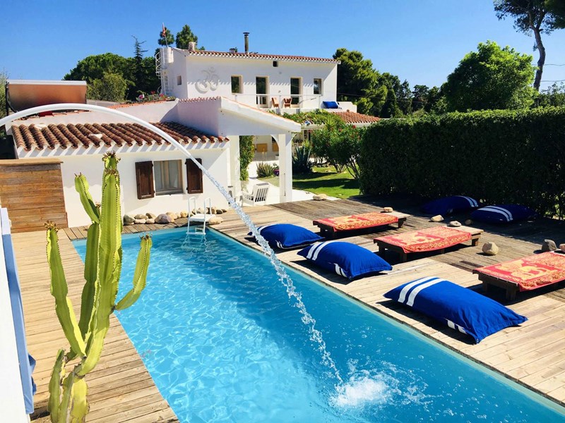 Villa in Vendita a Sarroch, 80'000€, 3200 m², arredato