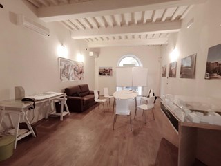 Immobile commerciale in Vendita a Pisa, 190'000€, 138 m²