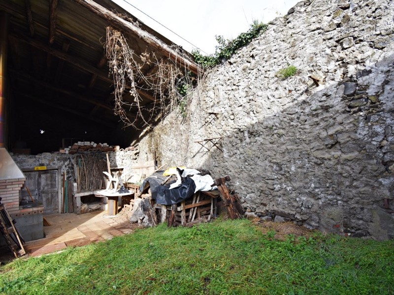 Casa Semi Indipendente in Vendita a Chiampo, 30'000€, 150 m²