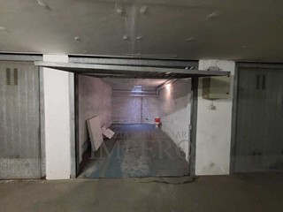 Box in Vendita a Ventimiglia, zona Roverino, 25'000€, 16 m²