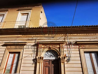 Trilocale in Affitto a Vittoria, 450€, 80 m²