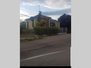 Casa Indipendente in Vendita a Castello d'Argile, 200'000€, 120 m², arredato