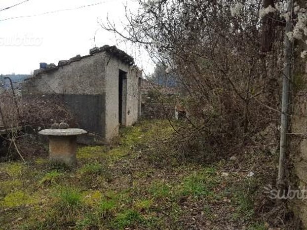 Rustico in Vendita a Frosinone, zona Giglio di Veroli, 28'000€, 150 m²