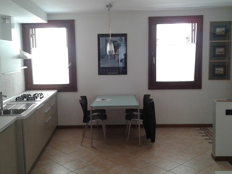Quadrilocale in Vendita a Conegliano, zona Centro, 110€, 70 m², arredato