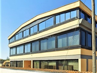 Ufficio in Affitto a Fiumicino, zona Isola Sacra, 1'200€, 70 m²