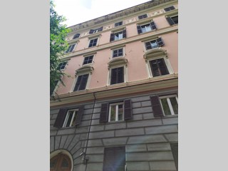 Trilocale in Vendita a Roma, zona Sallustio, 420'000€, 90 m²