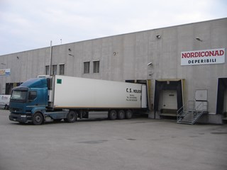 Capannone in Affitto a Vercelli, zona aiva, 16'000€, 6000 m²