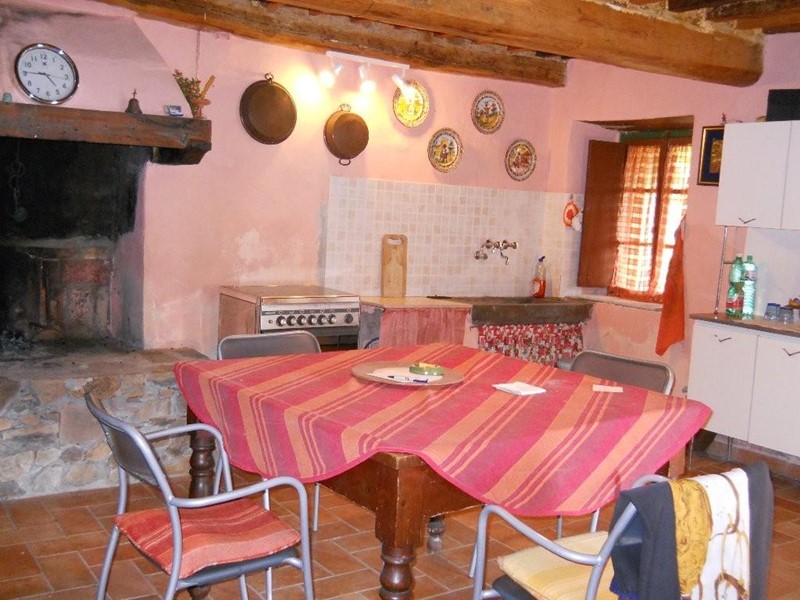Casa di corte in Vendita a Calci, 215'000€, 150 m²