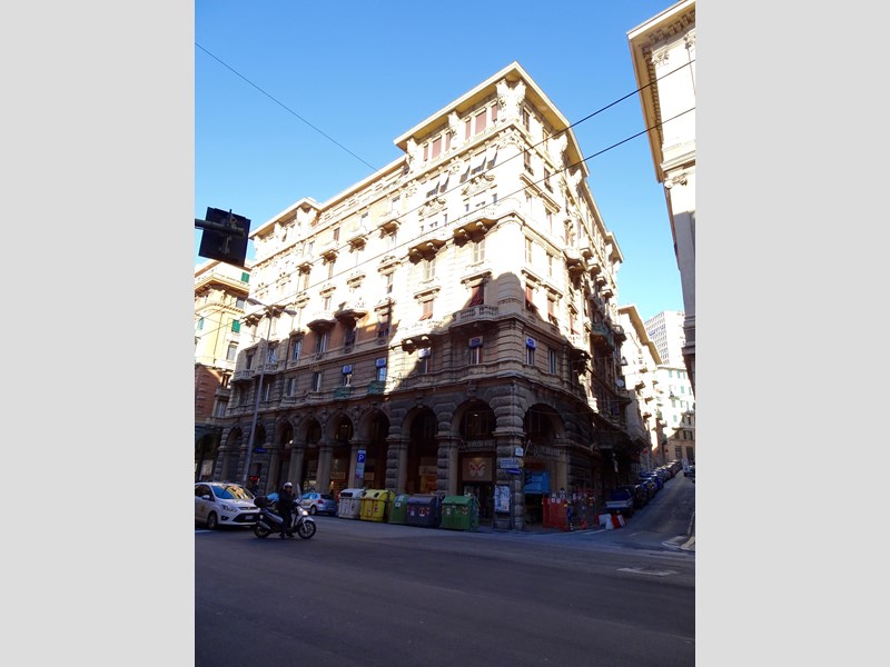 Quadrilocale in Vendita a Genova, zona Sampierdarena, 98'000€, 107 m²