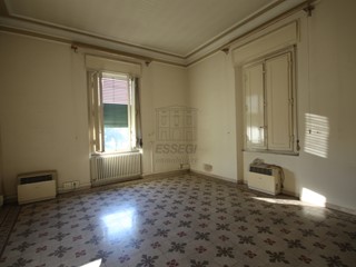 Villa in Vendita a Lucca, zona Sud, 680'000€, 450 m²