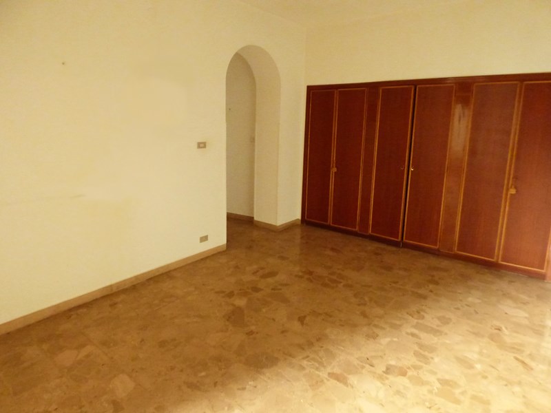 Quadrilocale in Affitto a Verona, zona Valverde, 900€, 150 m²