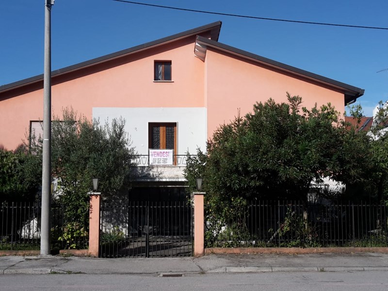 Casa Indipendente in Vendita a Venezia, zona marghera, 310'000€, 180 m²