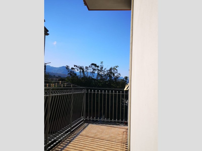 Quadrilocale in Vendita a Torrenova, 90'000€, 90 m², arredato