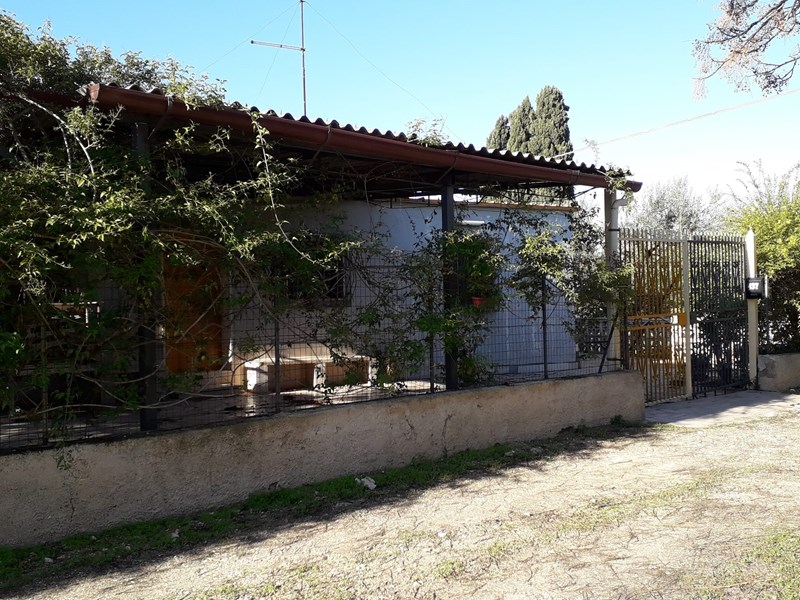 Casale in Vendita a Bisceglie, zona S.P. 85 PER CORATO KM. 1,5, 55'000€, 95 m², arredato