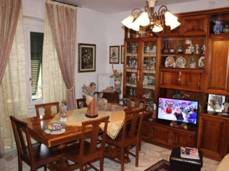 Trilocale in Vendita a Carrara, 110'000€, 75 m², arredato