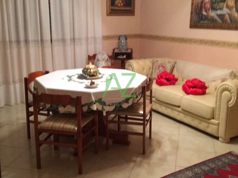 Quadrilocale in Vendita a Mascalucia, zona Centro, 145'000€, 90 m², con Box