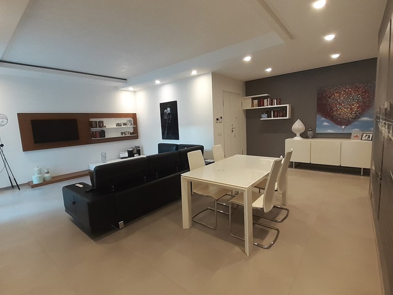 Quadrilocale in Vendita a Noci, 267'000€, 165 m²