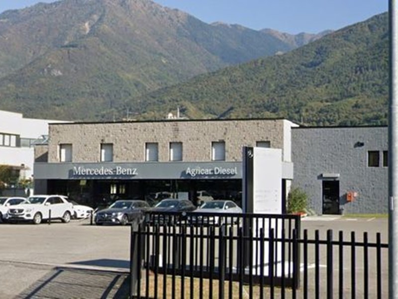 Immobile commerciale in Vendita a Artogne, 1'170'600€