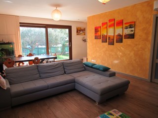 Villetta a schiera in Vendita a Negrar di Valpolicella, zona Santa Maria di Negrar, 350'000€, 170 m², arredato, con Box