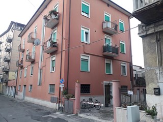 Appartamento in Vendita a Terni, zona via del Serra 21, 53'000€, 84 m²