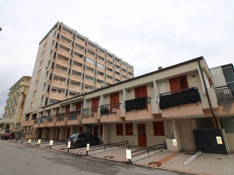 Bilocale in Affitto a San Benedetto del Tronto, zona PORTO D'ASCOLI (lungomare), 450€, 40 m², arredato
