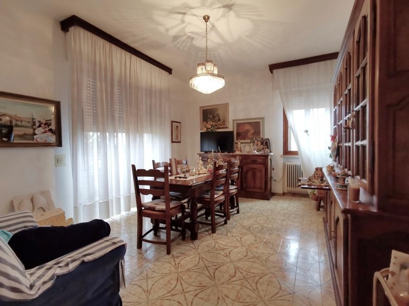 Appartamento in Vendita a San Giuliano Terme, zona Gello, 238'000€, 140 m²