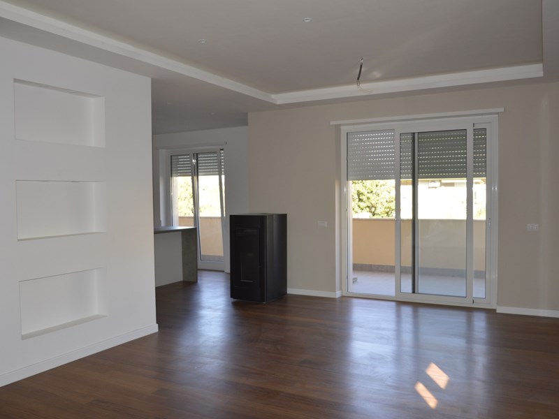 Appartamento in Vendita a Cisterna di Latina, zona Centrale, 285'000€, 150 m²