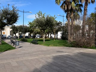 Appartamento in Vendita a Campi Salentina, zona centro, 70'000€, arredato