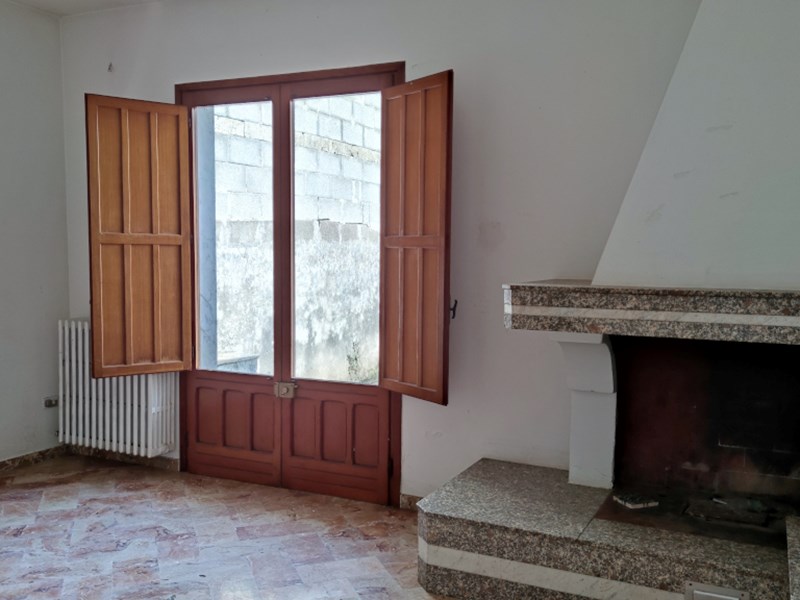 Appartamento in Vendita a Castri di Lecce, zona centro, 69'000€, 150 m²