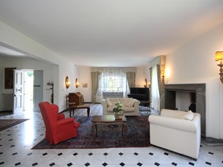 Villa in Vendita a Camaiore, zona Ove, 548'000&euro;, 400 m²