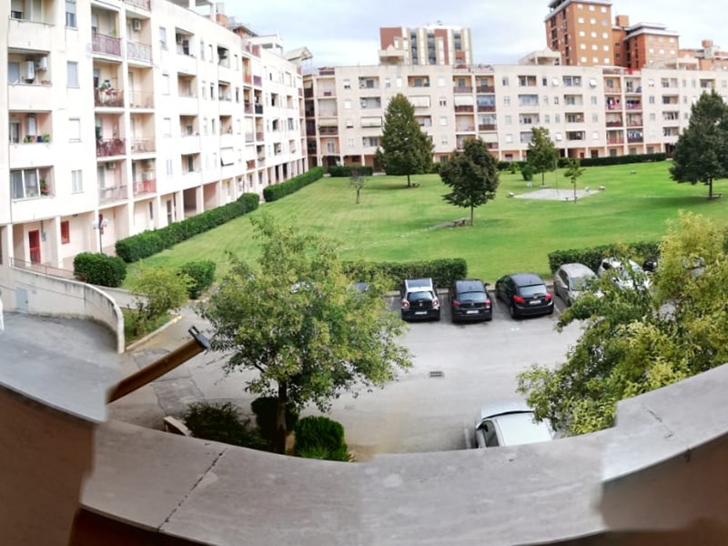 Trilocale in Affitto a Roma, zona Aprilia, 650€, 100 m², arredato