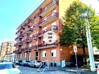 Trilocale in Vendita a Rivoli, zona Cascine vica , 125'000€, 85 m²