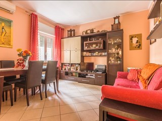 Trilocale in Vendita a Roma, zona Montespaccato, 160'000€, 75 m²