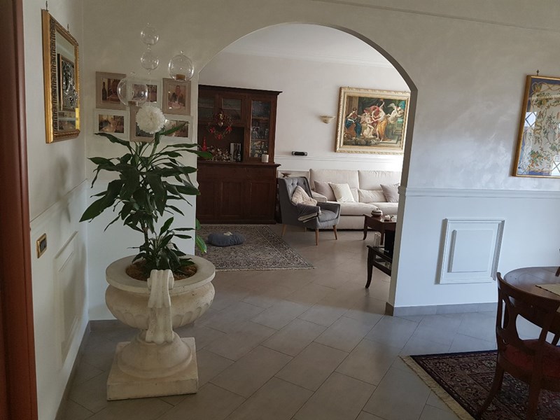 Appartamento in Vendita a Roma, zona Lido di Ostia , 550'000€, 160 m²